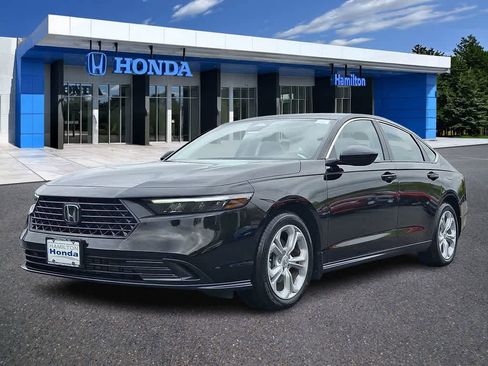 Certified 2025 Honda Accord LX image 1