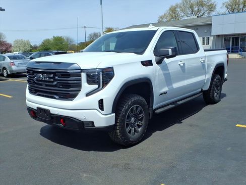 Used 2024 GMC Sierra 1500 AT4 w/ Technology Package AWD/4WD image 1