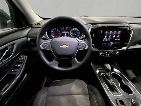 Used 2021 Chevrolet Traverse LS FWD image 7