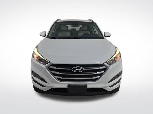 Used 2017 Hyundai Tucson SE Plus AWD/4WD image 2