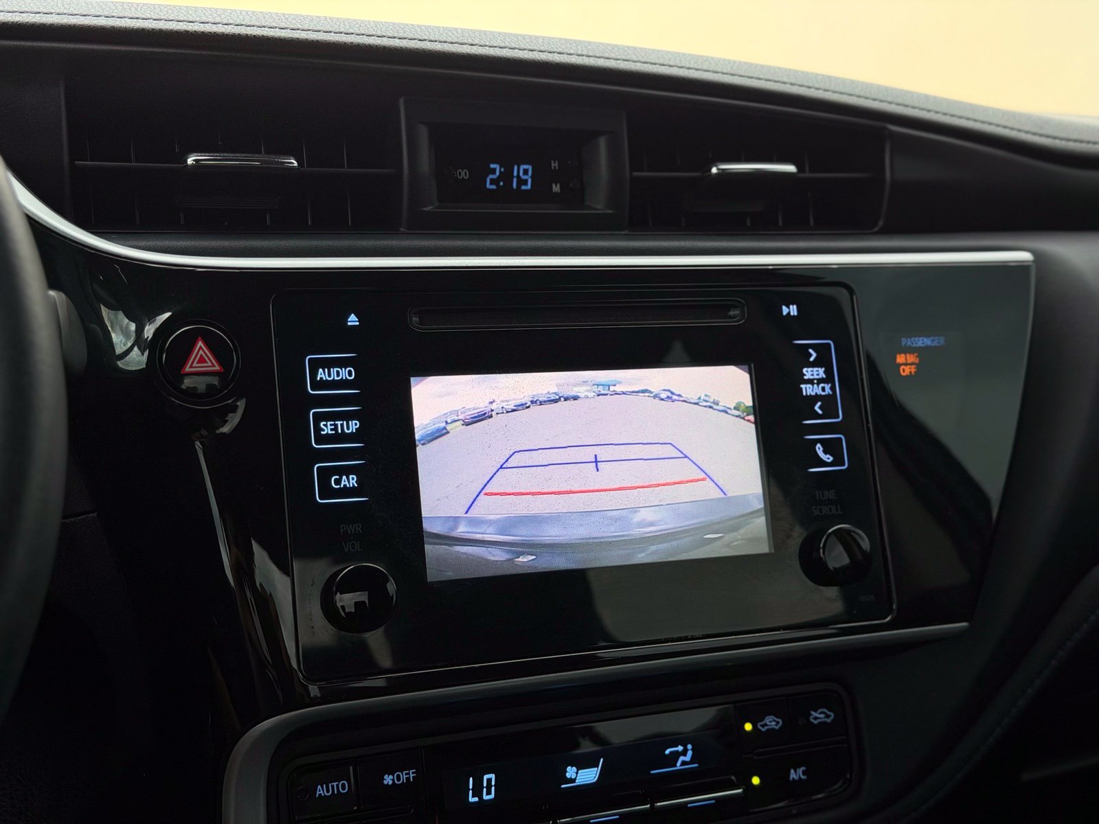 Used 2018 Toyota Corolla SE FWD image 36