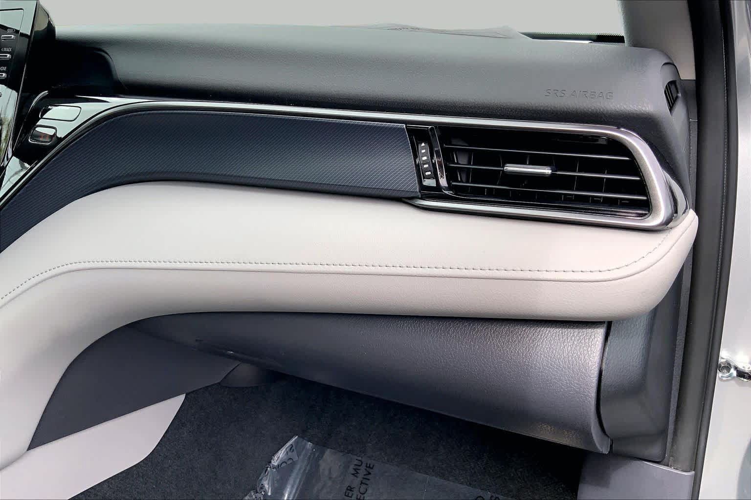 Used 2024 Toyota Camry LE w/ Convenience Package FWD image 18