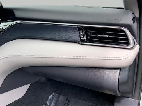Used 2024 Toyota Camry LE w/ Convenience Package FWD image 18