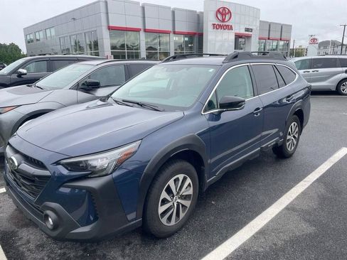 Used 2025 Subaru Outback Premium AWD/4WD image 3