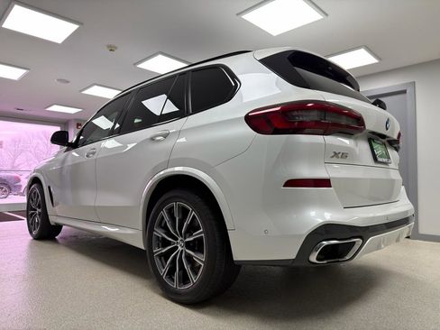 Used 2022 BMW X5 xDrive40i w/ M Sport Package image 5