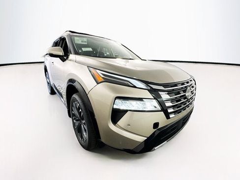 New 2026 Nissan Rogue Platinum image 3