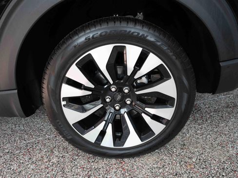 Used 2025 Ford Explorer Platinum w/ LUX Leather Package image 30