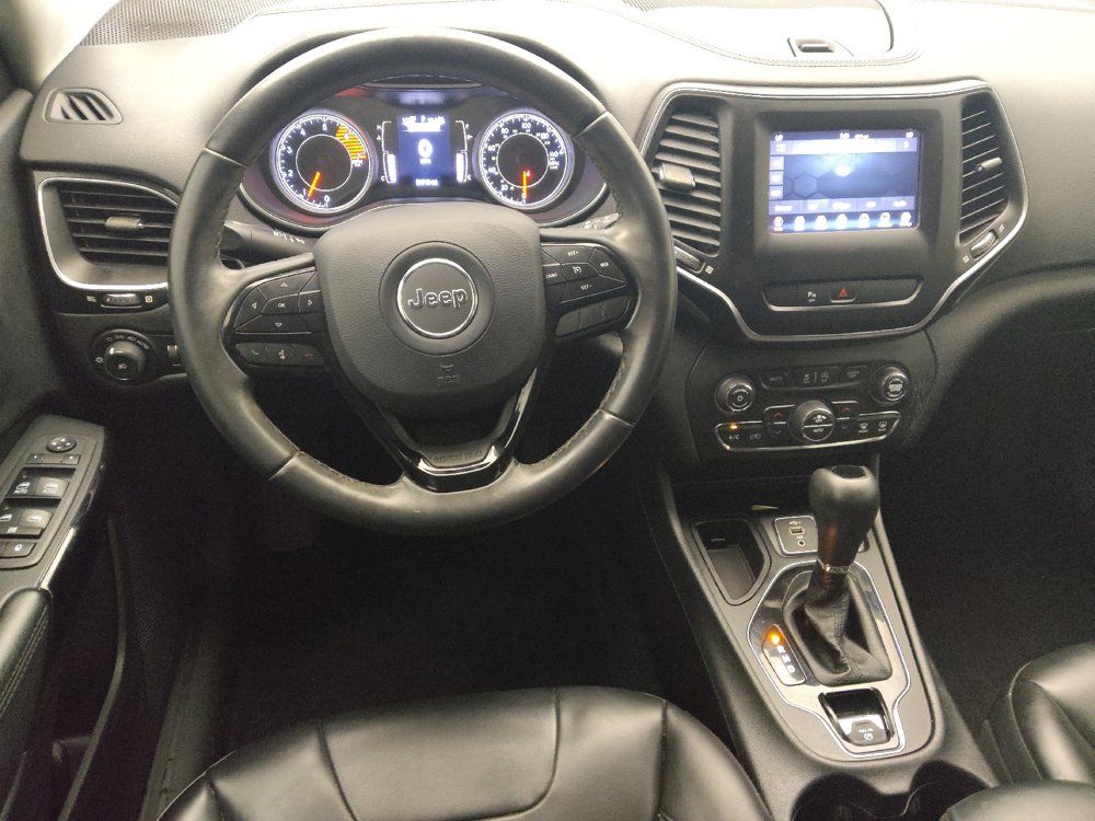 Used 2019 Jeep Cherokee Latitude Plus FWD image 22