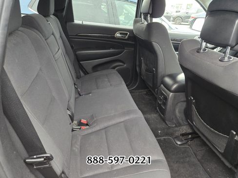 Used 2012 Jeep Grand Cherokee Laredo w/ Laredo E Group image 4