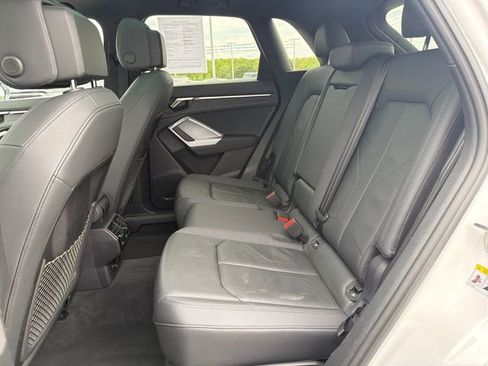 Used 2025 Audi Q3 2.0T Premium AWD/4WD image 39