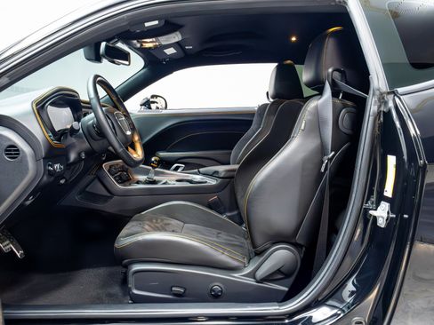 Used 2022 Dodge Challenger R/T Scat Pack RWD image 6