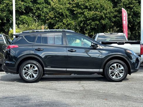 Certified 2018 Toyota RAV4 XLE AWD/4WD image 2