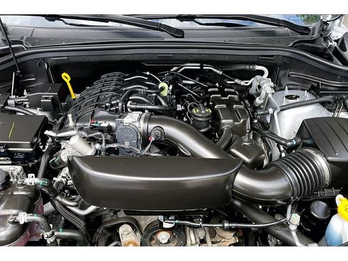 Certified 2025 Dodge Durango GT AWD/4WD image 13