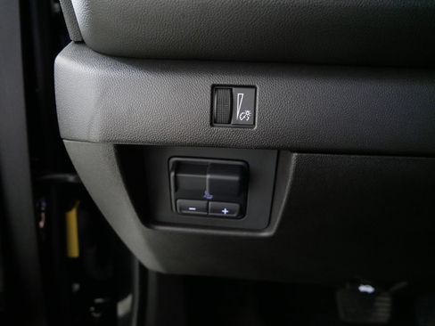 Used 2024 Chevrolet Colorado LT w/ LT Convenience Package III image 26