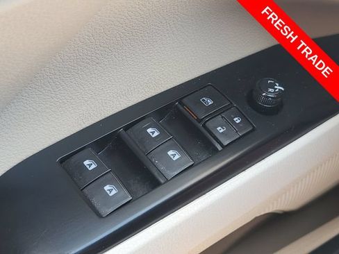 Used 2020 Toyota Camry LE FWD image 21