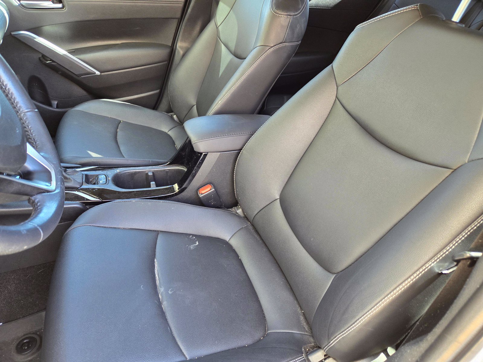 Used 2023 Toyota Corolla Cross XLE w/ Convenience Package FWD image 13