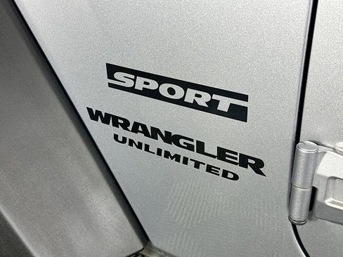 Used 2015 Jeep Wrangler Unlimited Sport w/ Connectivity Group image 26