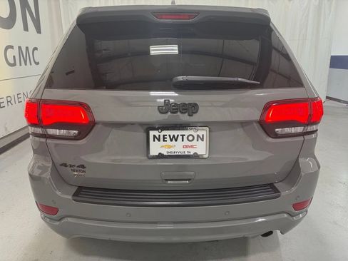 Used 2022 Jeep Grand Cherokee Laredo X AWD/4WD image 34
