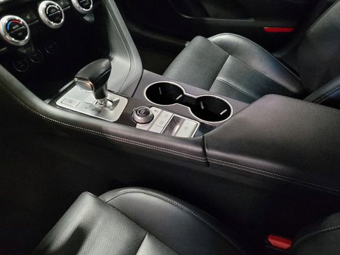 Used 2022 Genesis G70 2.0T RWD image 26