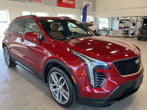 Used 2019 Cadillac XT4 Sport image 3