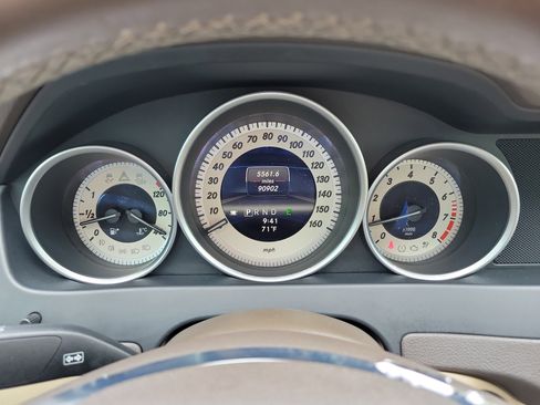 Used 2013 Mercedes-Benz C 250 Sedan image 24