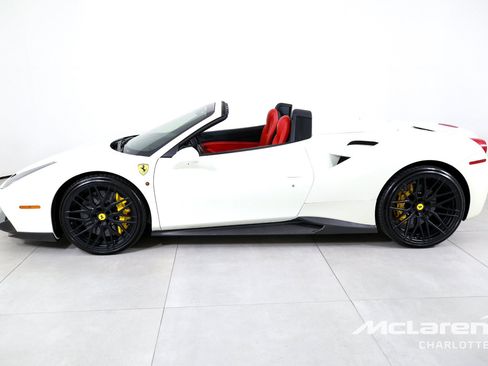 Used 2018 Ferrari 488 Spider RWD image 6