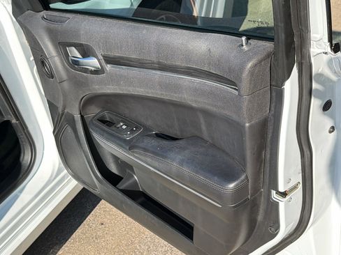 Used 2018 Chrysler 300 Touring w/ Sport Appearance Package RWD image 18