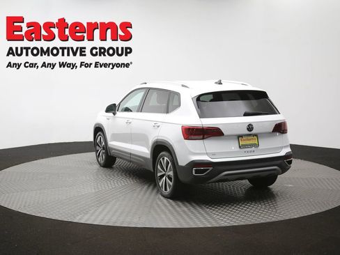 Used 2024 Volkswagen Taos SE FWD image 64