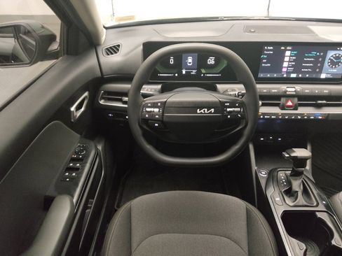 Used 2025 Kia K4 FWD image 22