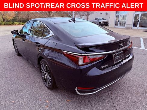 Certified 2025 Lexus ES 300h w/ Premium Package image 5