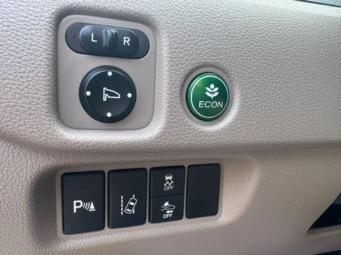 Used 2016 Honda Pilot Touring image 24