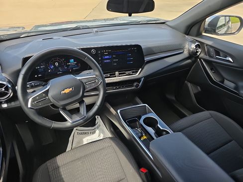 Used 2025 Chevrolet Equinox LT FWD image 9