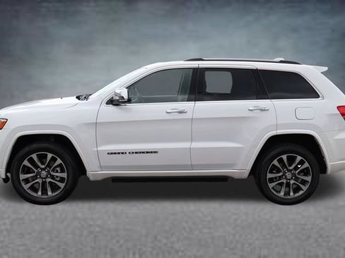 Used 2018 Jeep Grand Cherokee Overland AWD/4WD image 4