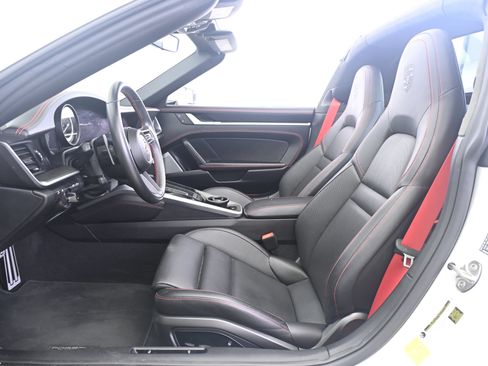 Certified 2024 Porsche 911 Targa 4S AWD/4WD image 28
