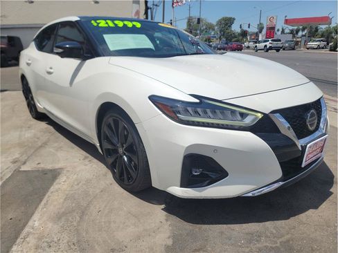 Used 2020 Nissan Maxima SR w/ Sport Mat Group FWD image 2