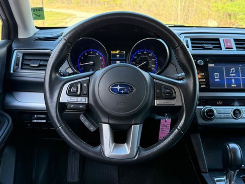 Used 2017 Subaru Outback 2.5i Premium AWD/4WD image 17