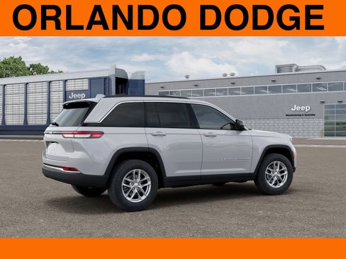 New 2026 Jeep Grand Cherokee Laredo RWD image 4