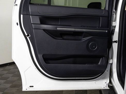 Used 2024 Ford Expedition Max XLT image 33