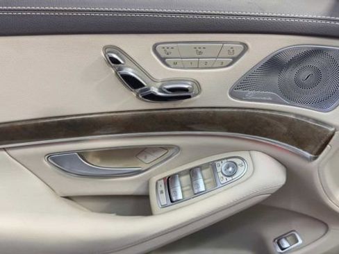 Used 2017 Mercedes-Benz S 550 Sedan image 22