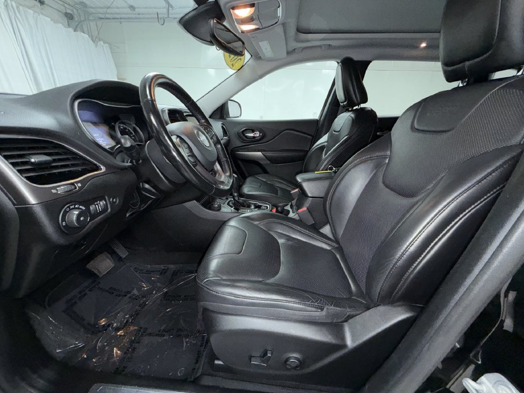 Used 2021 Jeep Cherokee Limited AWD/4WD image 12