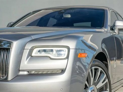 Used 2019 Rolls-Royce Ghost image 25