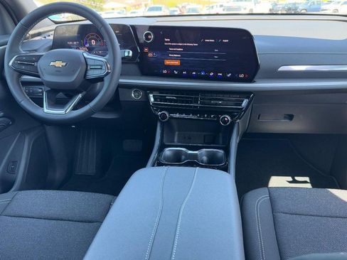 New 2026 Chevrolet Traverse LT FWD image 25