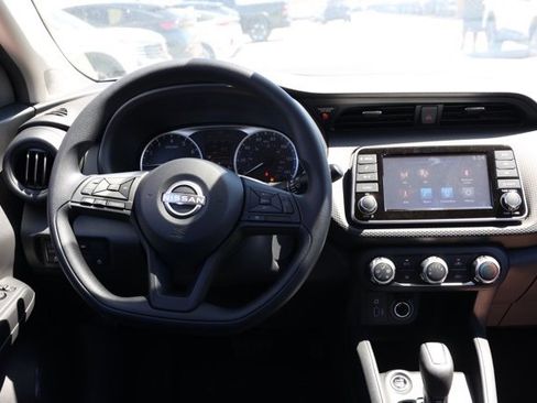 New 2025 Nissan Kicks Play S image 22