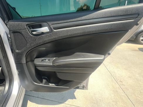 Used 2014 Chrysler 300 S AWD/4WD image 43