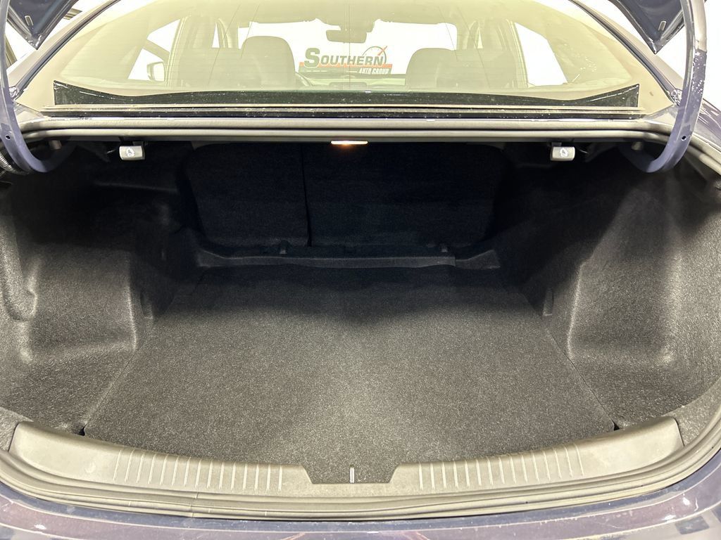 Used 2025 Chevrolet Malibu RS FWD image 19