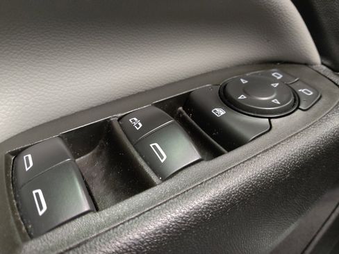 Used 2023 Chevrolet Equinox LT image 27