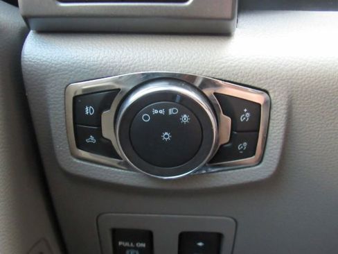 Used 2019 Ford F150 XLT image 38