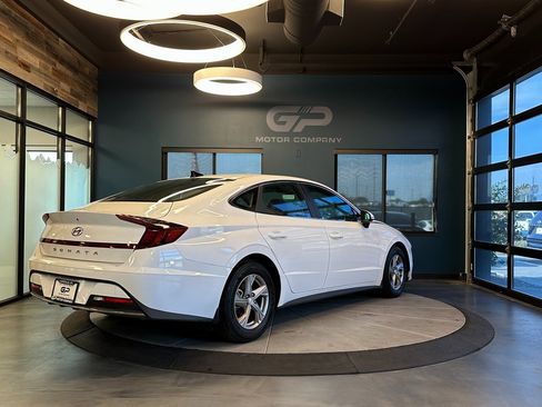 Used 2023 Hyundai Sonata SE image 3