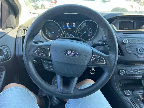Used 2017 Ford Focus SE FWD image 13