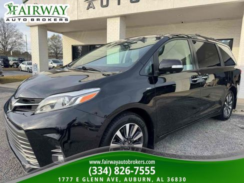 Used 2020 Toyota Sienna Limited Premium w/ Carpet Mat Package AWD/4WD image 2